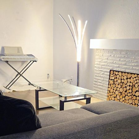 Cozy Stylish Black & White Design Room In The Heart Of Vancouver! Private Parking, Self Check-In & Just 4 Mins To Metrotown! Dış mekan fotoğraf