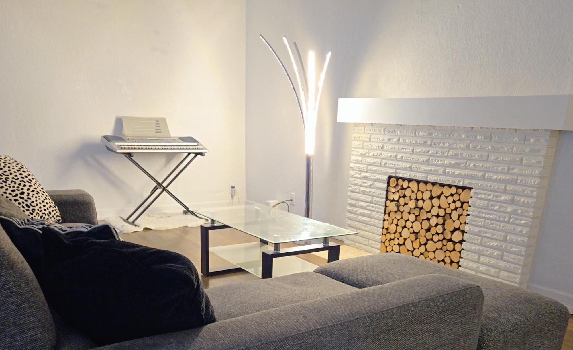 Cozy Stylish Black & White Design Room In The Heart Of Vancouver! Private Parking, Self Check-In & Just 4 Mins To Metrotown! Dış mekan fotoğraf